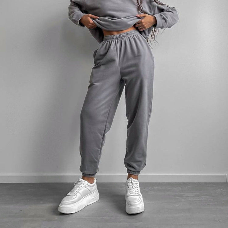 Women's Crewneck Sweatshirt & Jogger Pants Two-Piece Set – Loose Fit