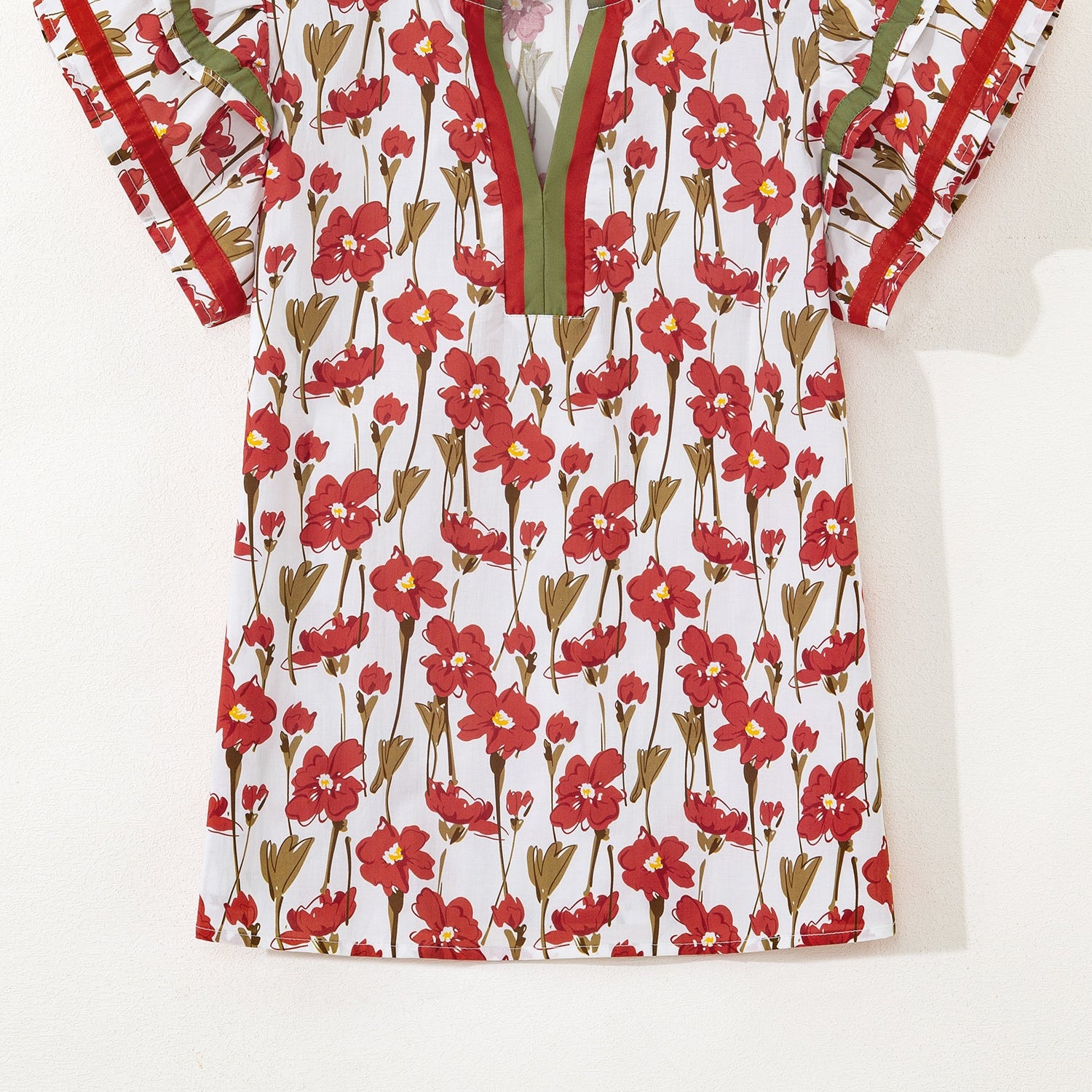 Floral Contrast Trim V-Neck Ruffle Short Sleeve Blouse