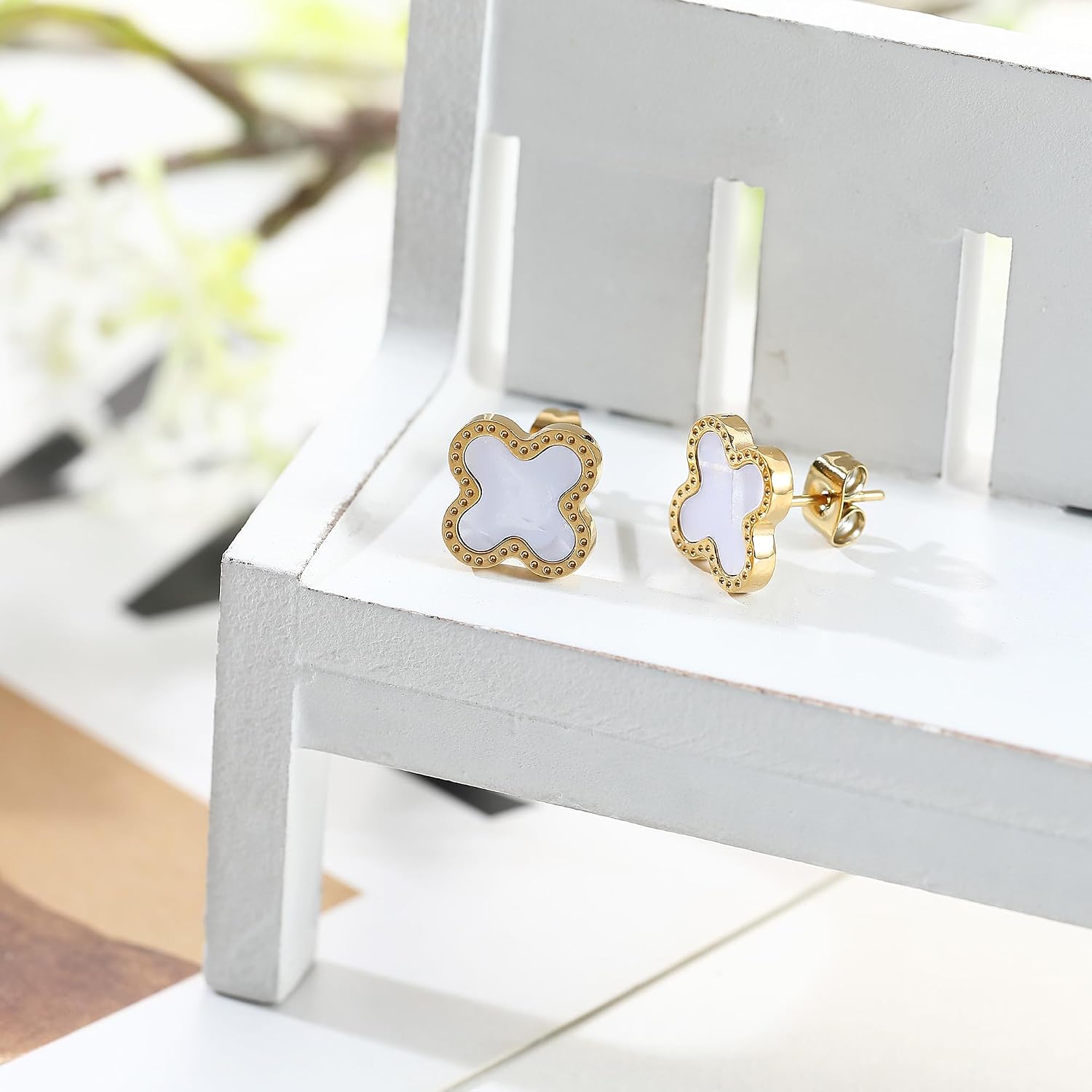 TICVRSS Lucky Clover Sets, 18K Gold Plated Four Leaf Clover Bracelet, Necklace Pendant, Earrings for Women Flower Link Bracelets Set Jewelry Gifts for Women