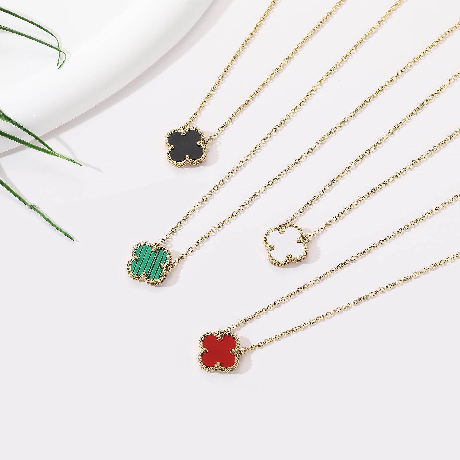 AIPPK Clover Pendant Necklace 18K Gold Plated Four Leaf Clover Necklaces Lucky Simple Jewelry Gifts for Women